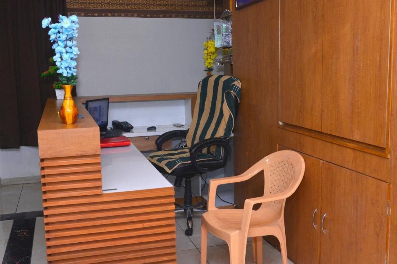 Hotel Asopalav Gandhinagar Dış mekan fotoğraf