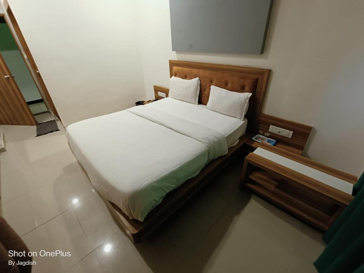 Hotel Asopalav Gandhinagar Dış mekan fotoğraf