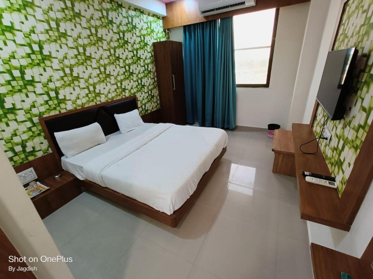 Hotel Asopalav Gandhinagar Dış mekan fotoğraf