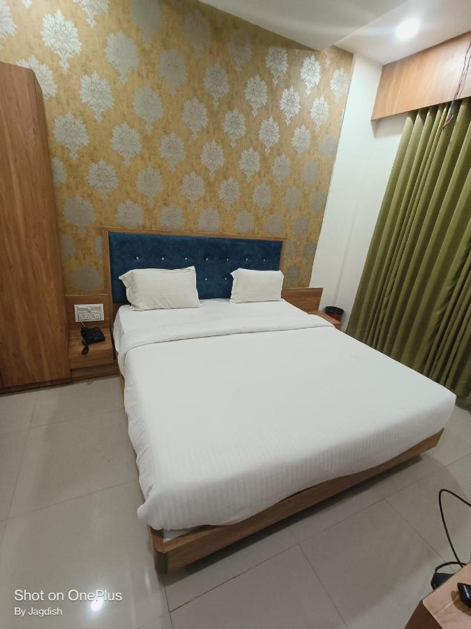 Hotel Asopalav Gandhinagar Dış mekan fotoğraf